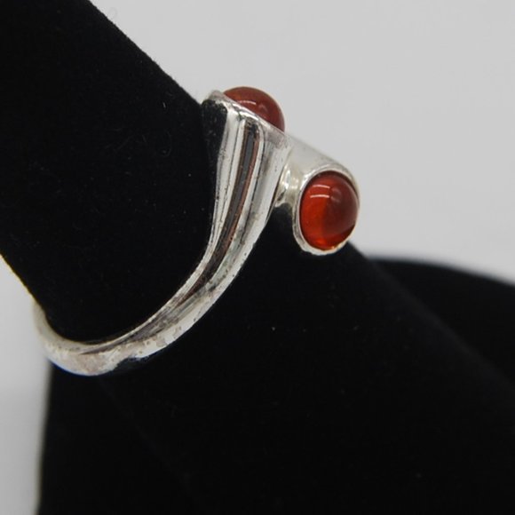 .925 Sterling Ring with 2 Hessonite Stones, Very Pretty Design - Picture 4 of 6